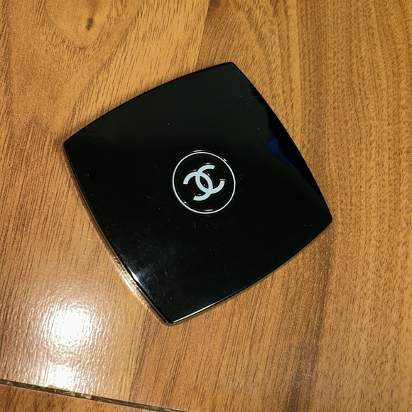 Authentic Chanel Duo Compact Mirror - Picture 10 of 10